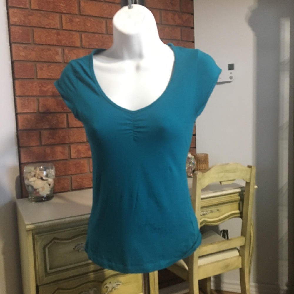 Turquoise v- neck t-shirt